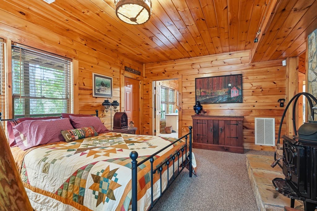 24 Indian Lake Road, Mineral Bluff GA 30559 - Photo