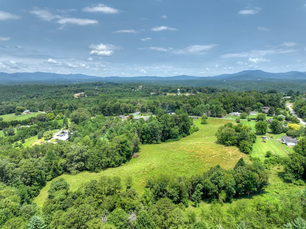 210 Lavista Drive, Blue Ridge GA 30513 - Photo