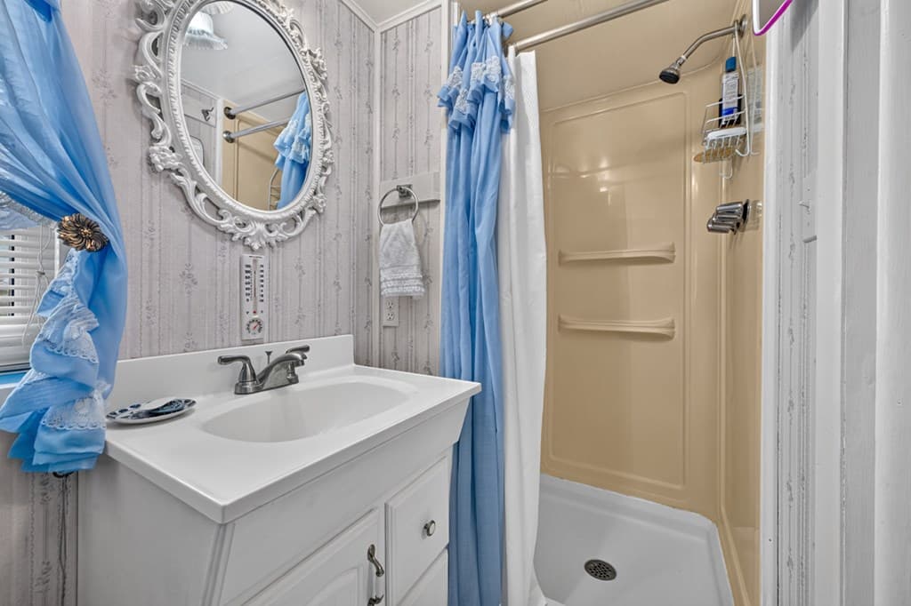 210 Lavista Drive, Blue Ridge GA 30513 - Photo