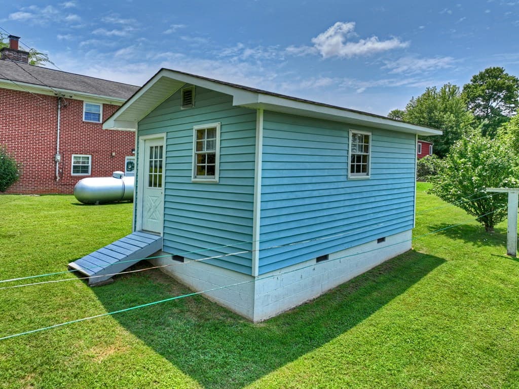 210 Lavista Drive, Blue Ridge GA 30513 - Photo