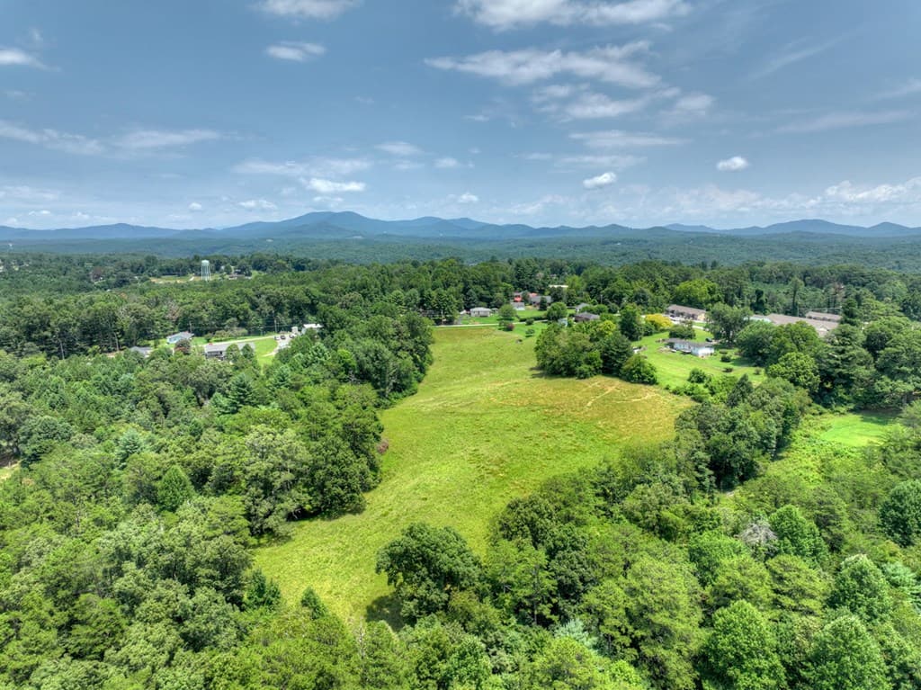 210 Lavista Drive, Blue Ridge GA 30513 - Photo