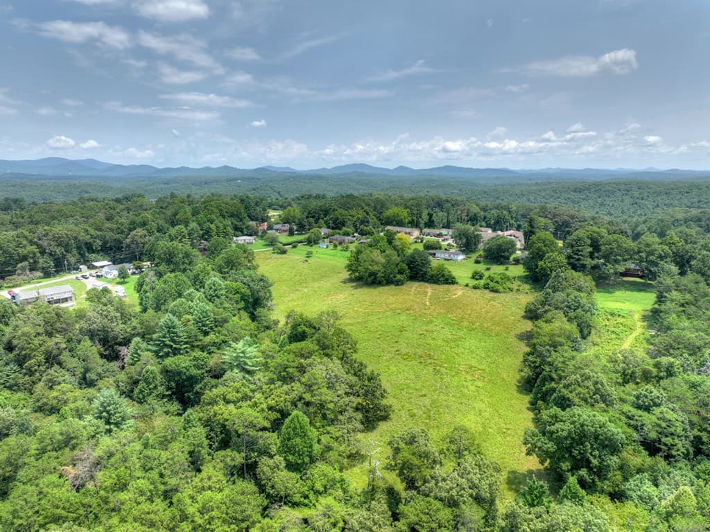 210 Lavista Drive, Blue Ridge GA 30513 - Photo