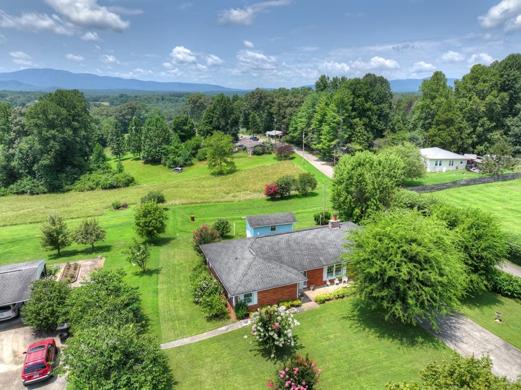 210 Lavista Drive, Blue Ridge GA 30513 - Photo