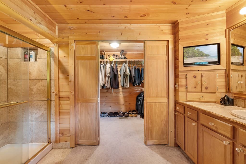 237 Laurel Creek Lane, Hayesville NC 28904 - Photo