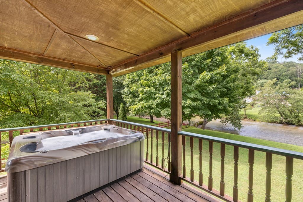 237 Laurel Creek Lane, Hayesville NC 28904 - Photo