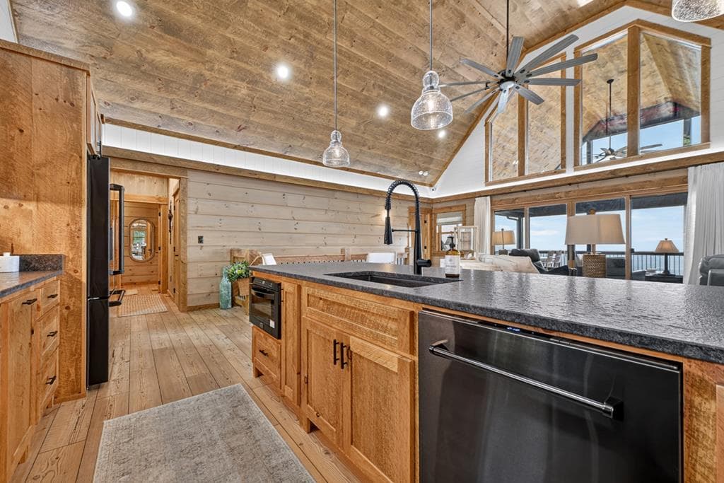 401 Kittatinny Drive, Mineral Bluff GA 30559 - Photo