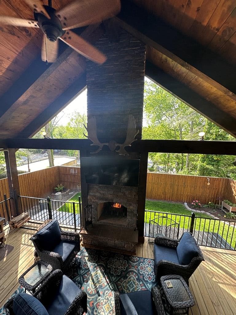 610 E Second Street, Blue Ridge GA 30513 - Photo