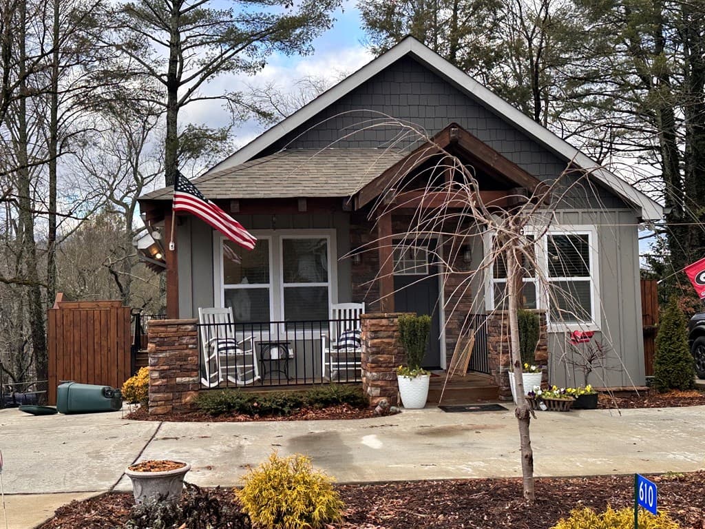 610 E Second Street, Blue Ridge GA 30513 - Photo