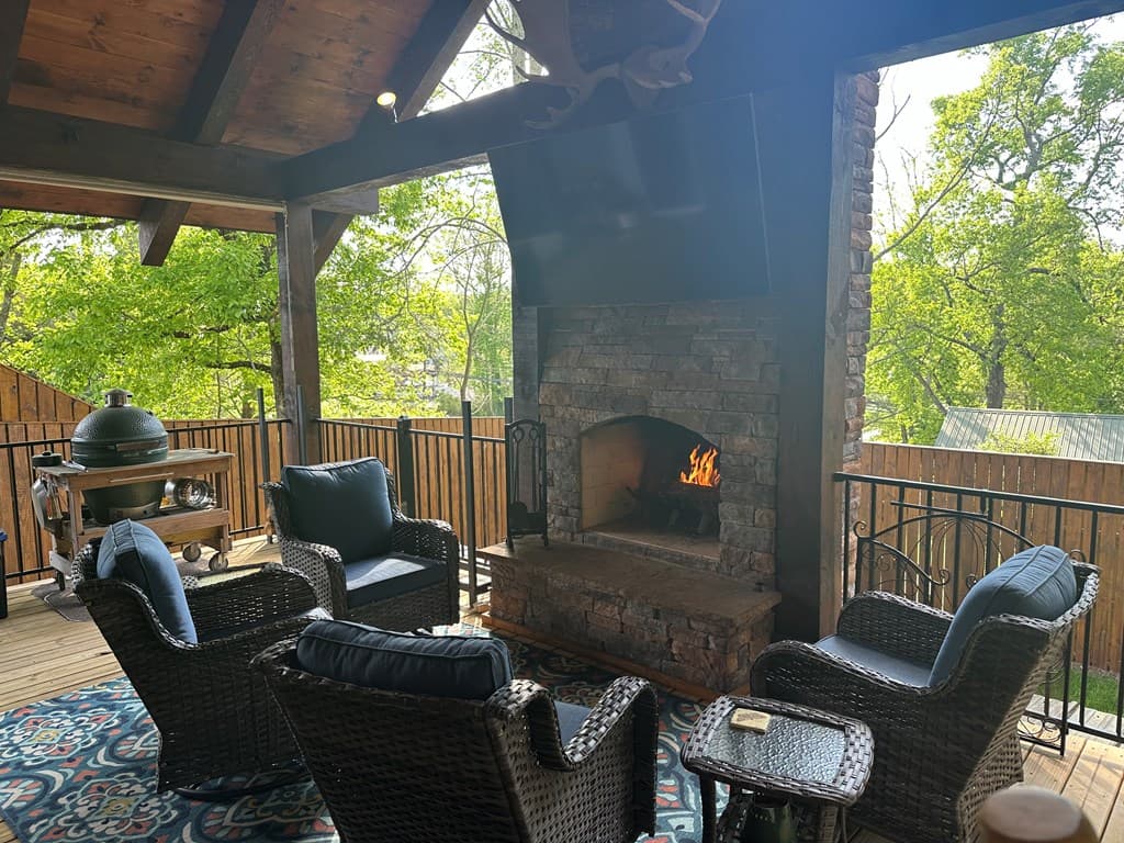 610 E Second Street, Blue Ridge GA 30513 - Photo