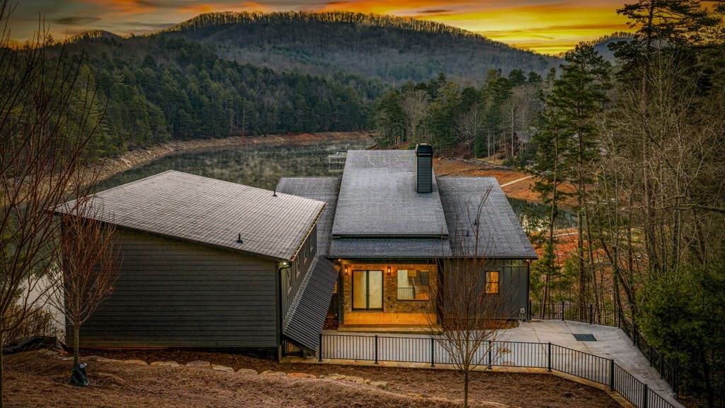 770 Fish Hook Point, Blue Ridge GA 30513 - Photo