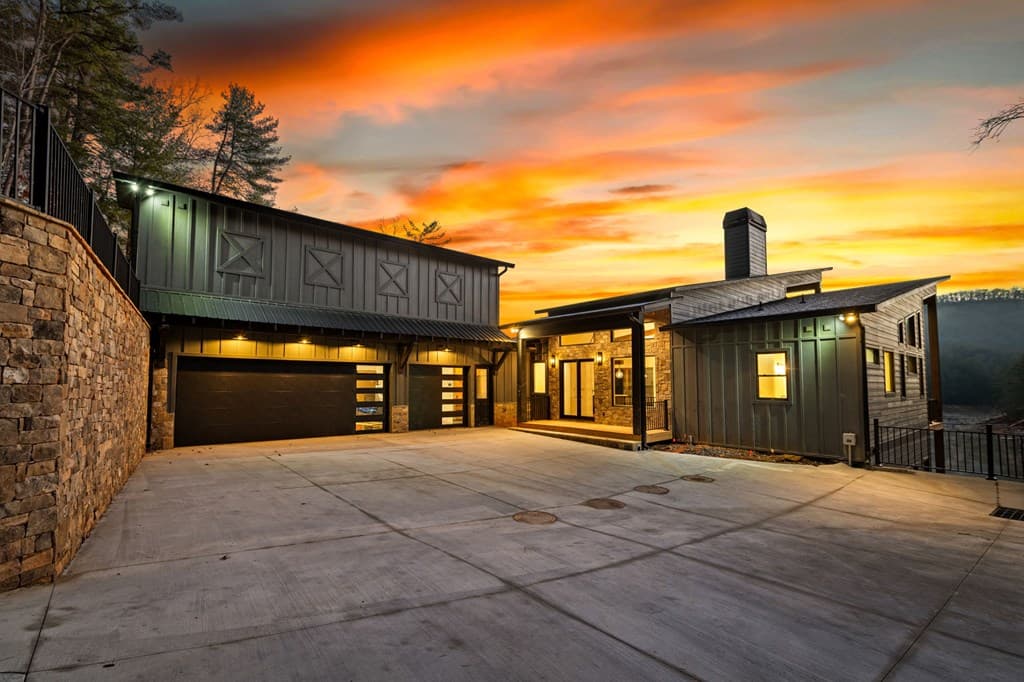 770 Fish Hook Point, Blue Ridge GA 30513 - Photo