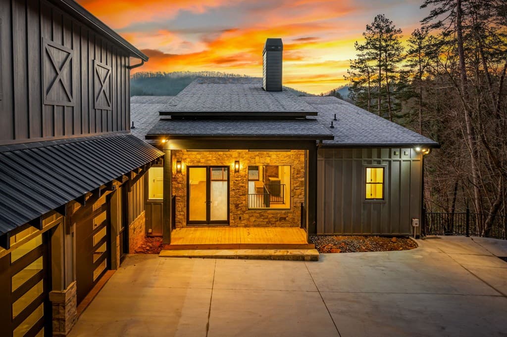 770 Fish Hook Point, Blue Ridge GA 30513 - Photo