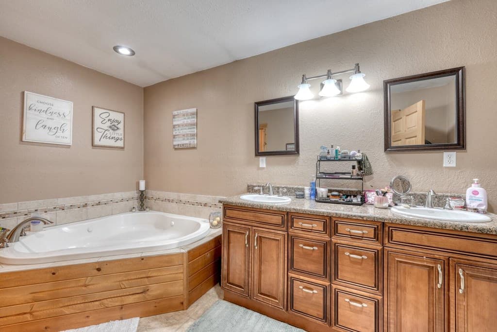 541 Rizzitello Lane, Blairsville GA 30512 - Photo