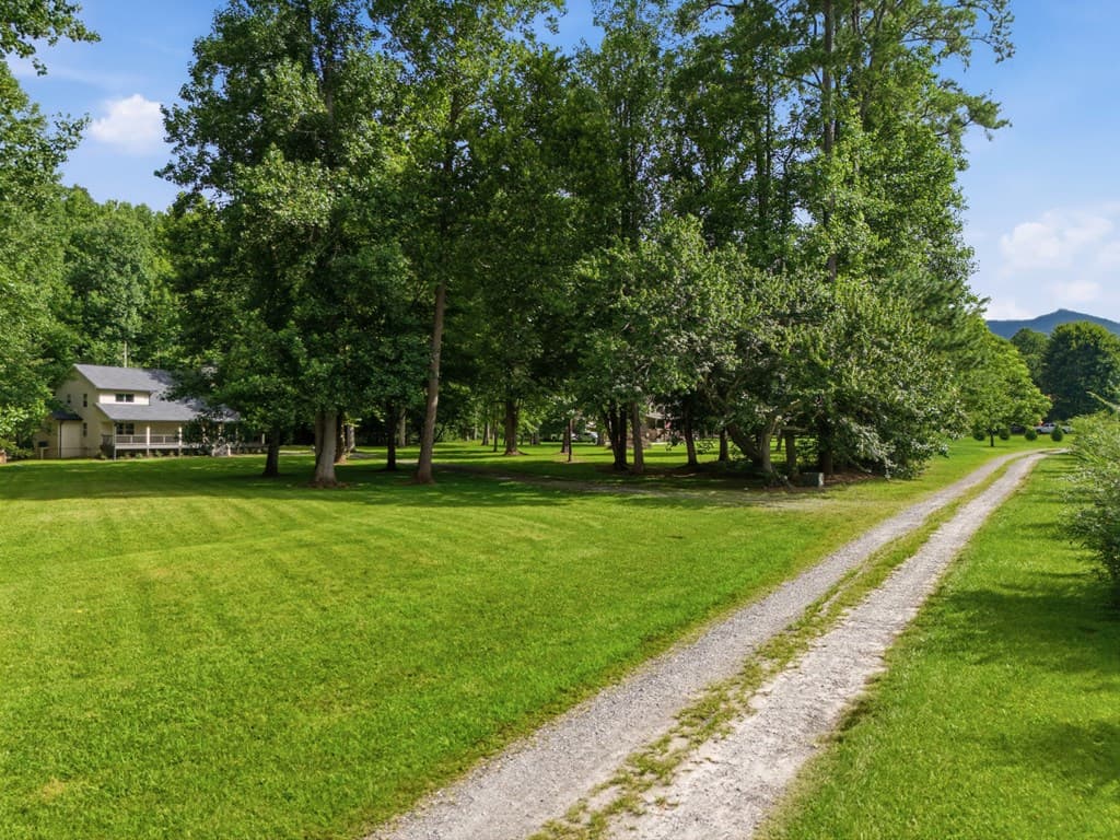 124 W Mountain Meadows, Hayesville NC 28904 - Photo