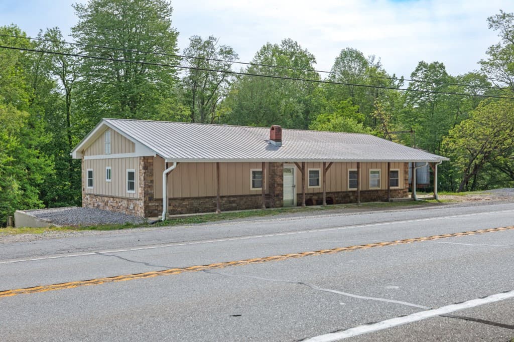 4494 Gainesville Hwy, Blairsville GA 30512 - Photo