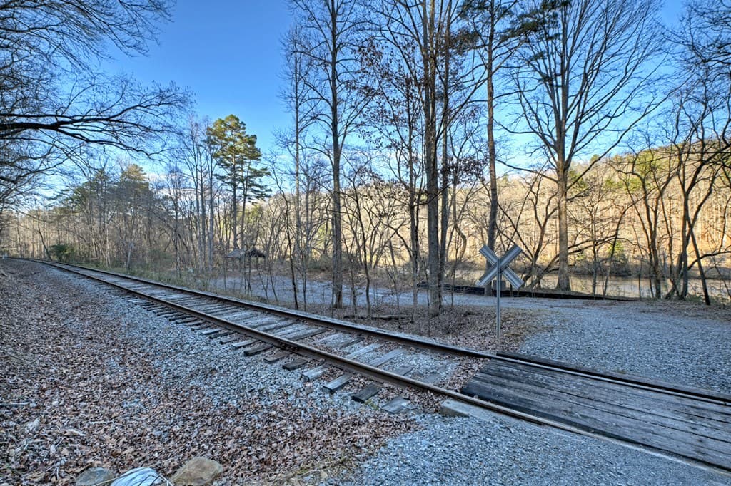 315 River Retreat Road, Blue Ridge GA 30513 - Photo