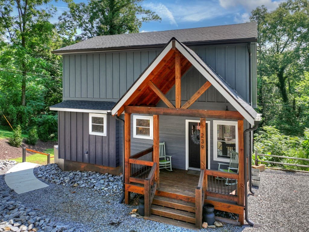 239 Lucille Avenue, Ellijay GA 30540 - Photo
