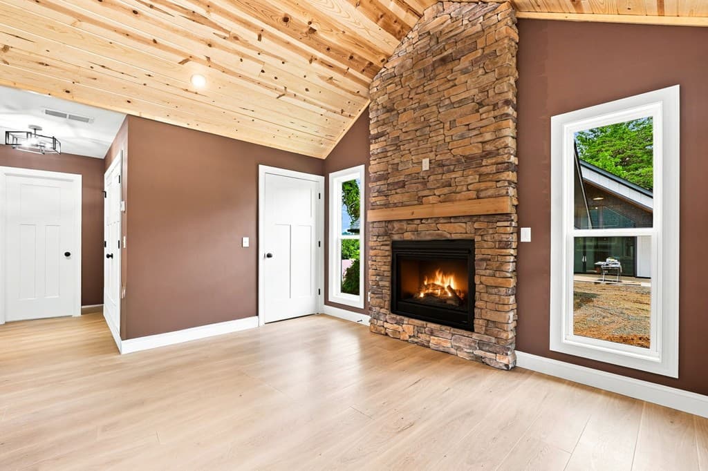 318 E Second Street, Blue Ridge GA 30513 - Photo
