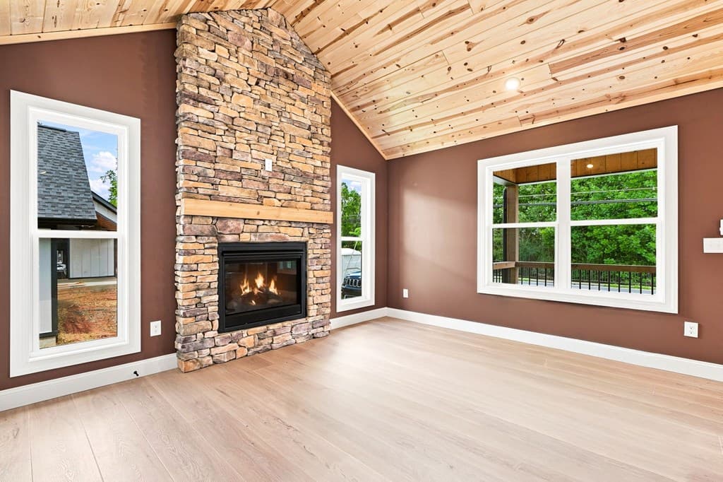 318 E Second Street, Blue Ridge GA 30513 - Photo