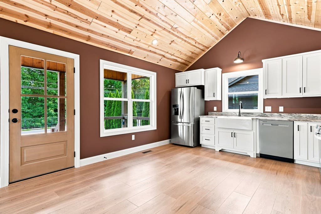 318 E Second Street, Blue Ridge GA 30513 - Photo