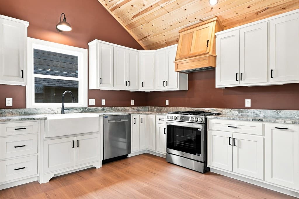 318 E Second Street, Blue Ridge GA 30513 - Photo