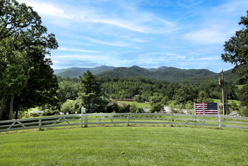16 Lois Lane, Hayesville NC 28904 - Photo
