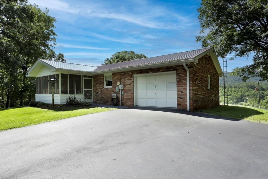 16 Lois Lane, Hayesville NC 28904 - Photo