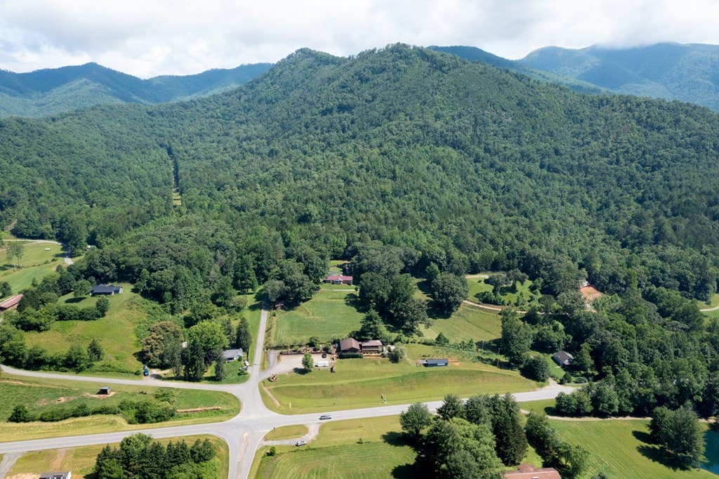 16 Lois Lane, Hayesville NC 28904 - Photo