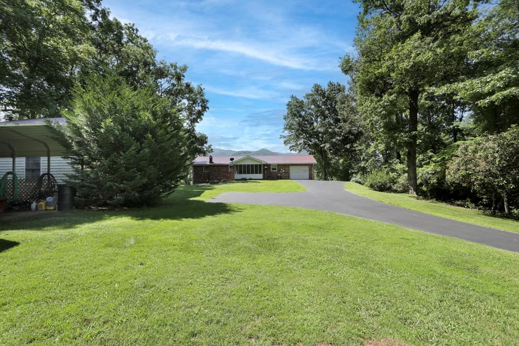 16 Lois Lane, Hayesville NC 28904 - Photo