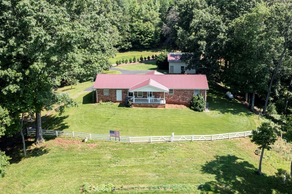 16 Lois Lane, Hayesville NC 28904 - Photo