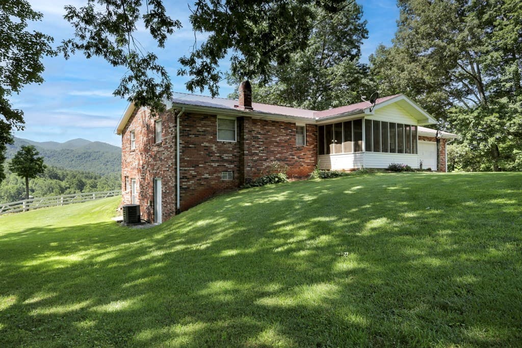 16 Lois Lane, Hayesville NC 28904 - Photo