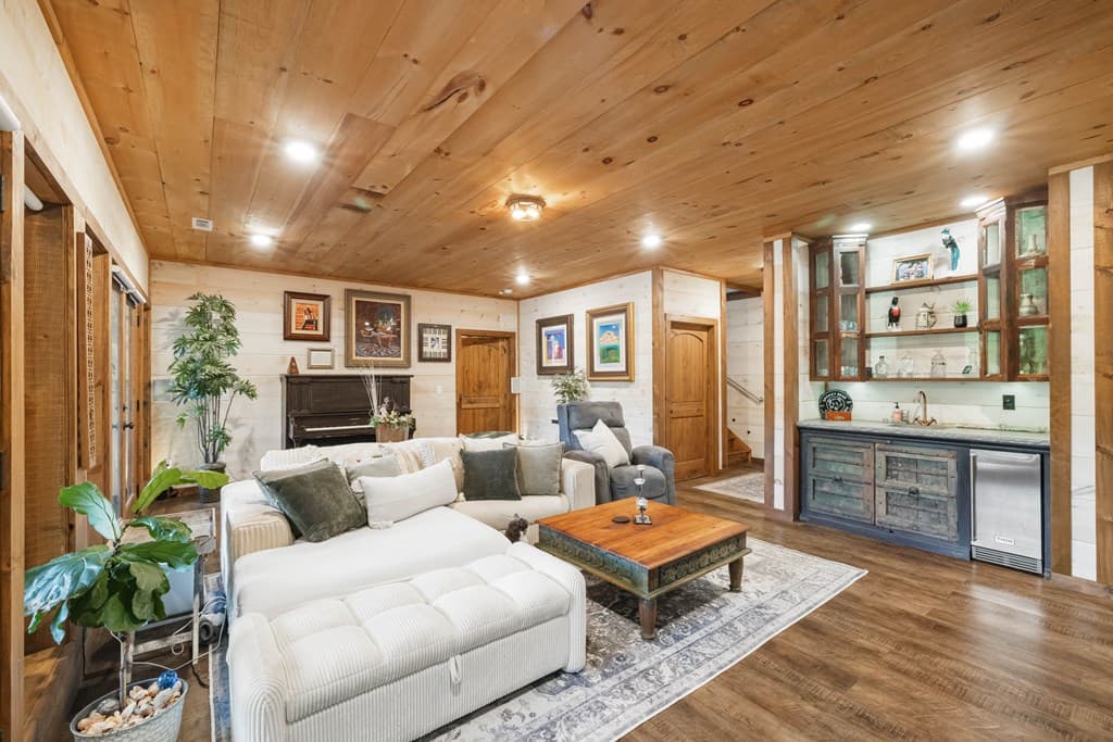 195 Moonshine Way, Blue Ridge GA 30513 - Photo