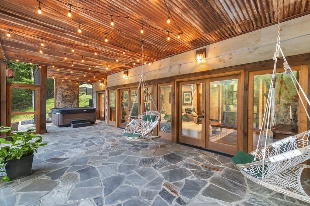 195 Moonshine Way, Blue Ridge GA 30513 - Photo