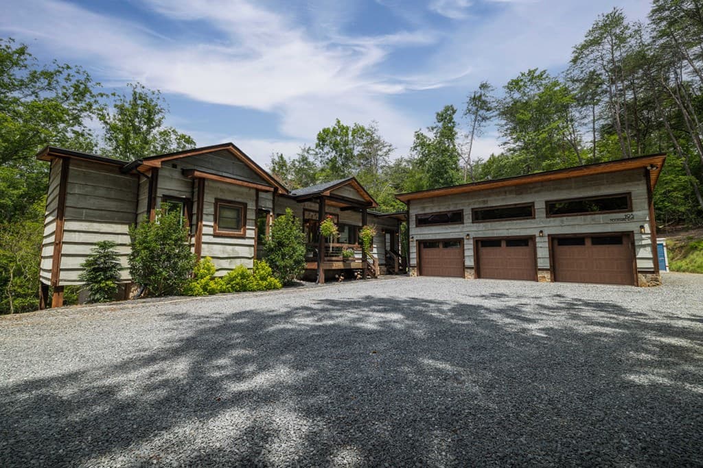 195 Moonshine Way, Blue Ridge GA 30513 - Photo