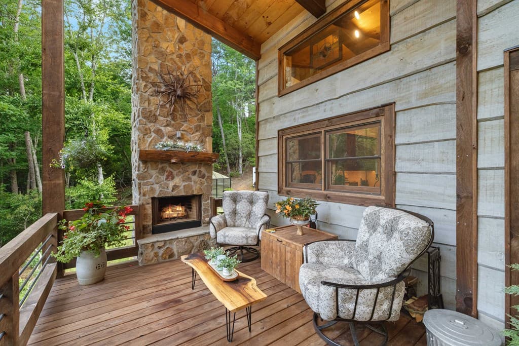 195 Moonshine Way, Blue Ridge GA 30513 - Photo