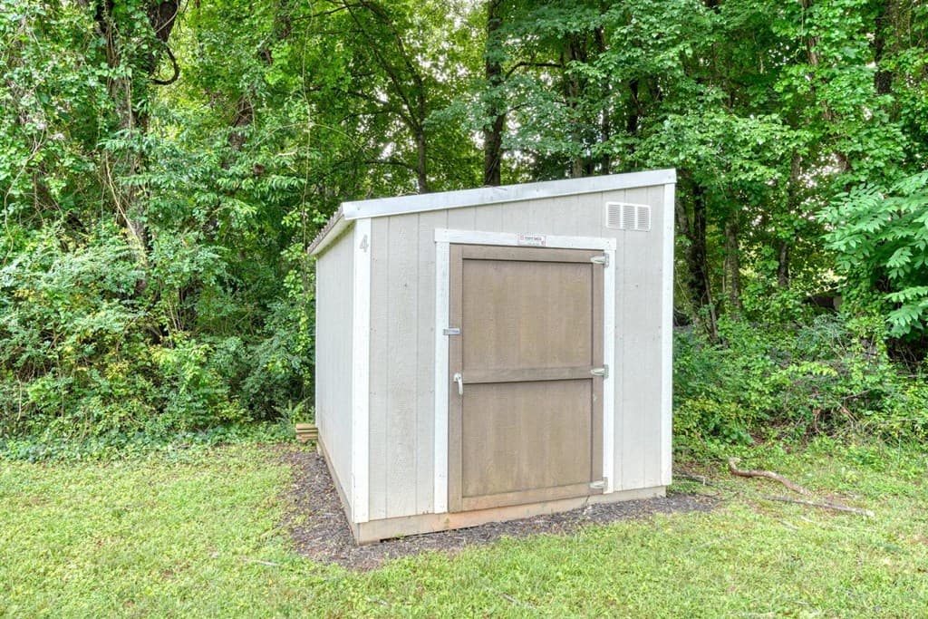 723 Bugscuffle Road, Hiawassee GA 30546 - Photo