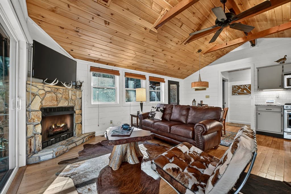 129 Old Bend Road, Blue Ridge GA 30560 - Photo