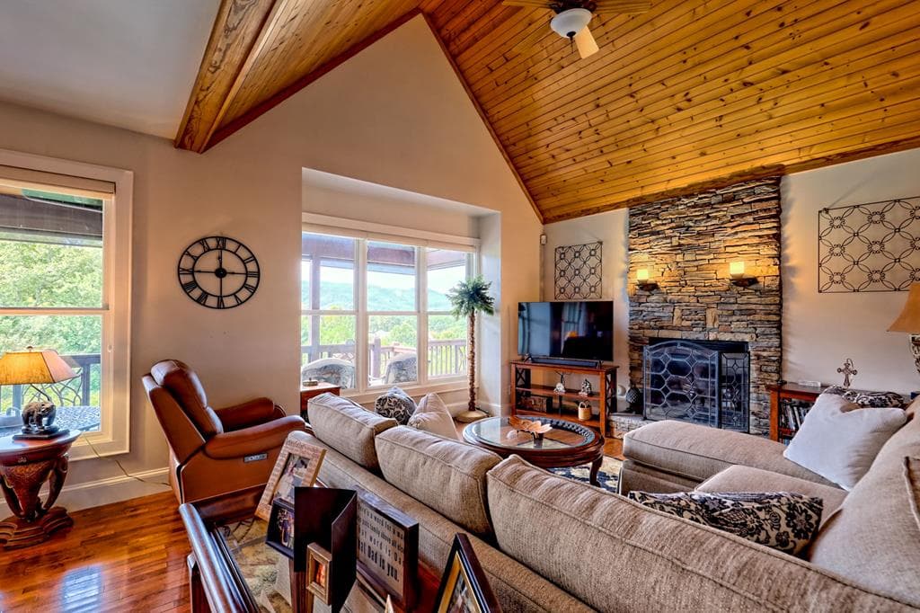 340 Autumn Trail, Franklin NC 28734 - Photo
