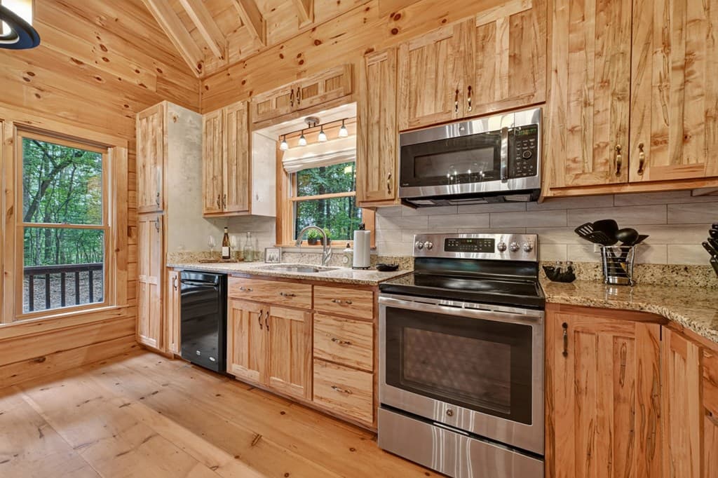 541 Little Bushy Head Road, Blue Ridge GA 30513 - Photo