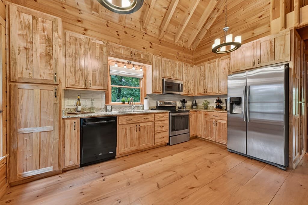 541 Little Bushy Head Road, Blue Ridge GA 30513 - Photo