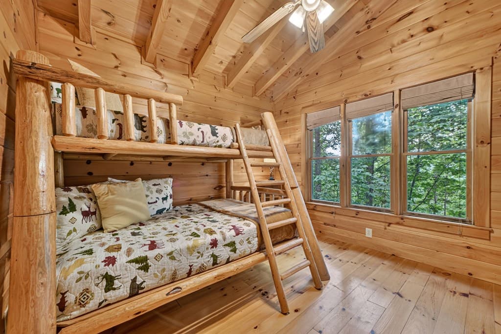 541 Little Bushy Head Road, Blue Ridge GA 30513 - Photo