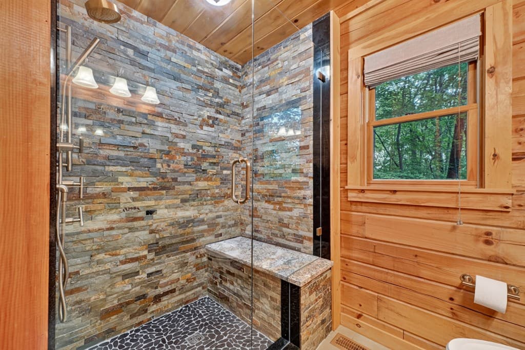 541 Little Bushy Head Road, Blue Ridge GA 30513 - Photo