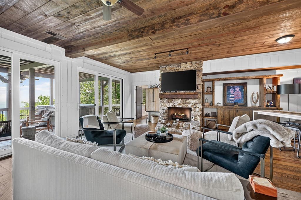1512 Grandeur Drive, Blue Ridge GA 30513 - Photo