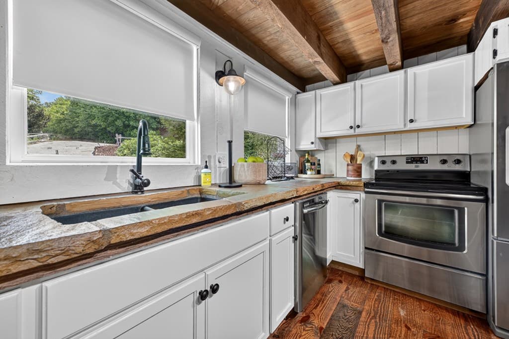 1512 Grandeur Drive, Blue Ridge GA 30513 - Photo