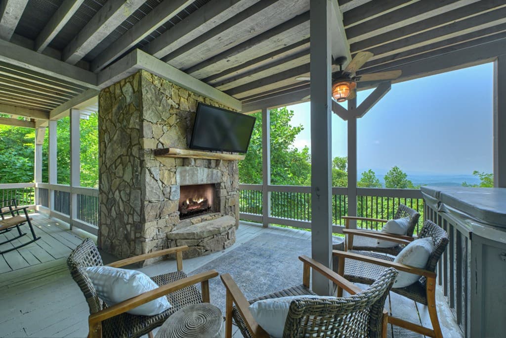 1512 Grandeur Drive, Blue Ridge GA 30513 - Photo