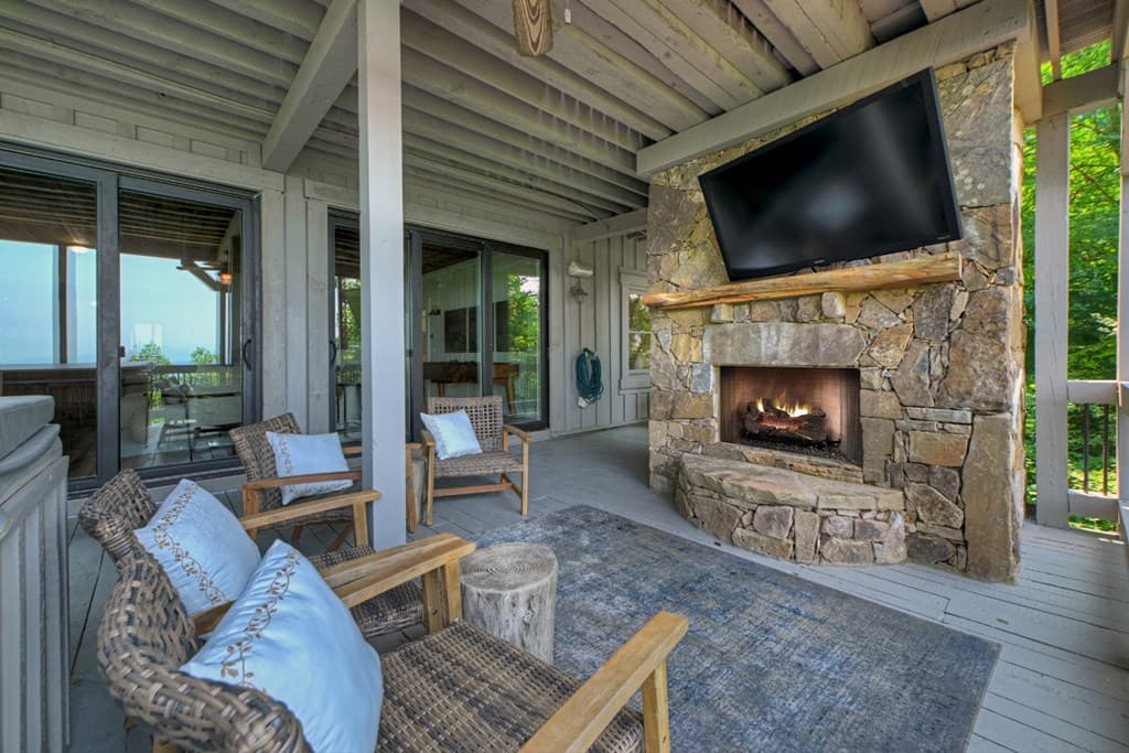 1512 Grandeur Drive, Blue Ridge GA 30513 - Photo