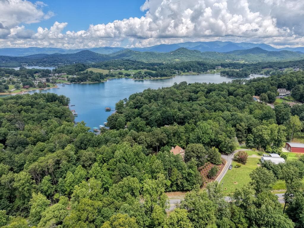 39 Mccracken Cove Road, Hayesville NC 28904 - Photo