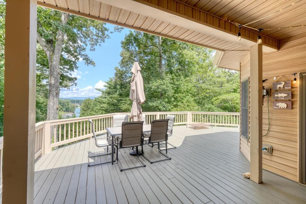 39 Mccracken Cove Road, Hayesville NC 28904 - Photo