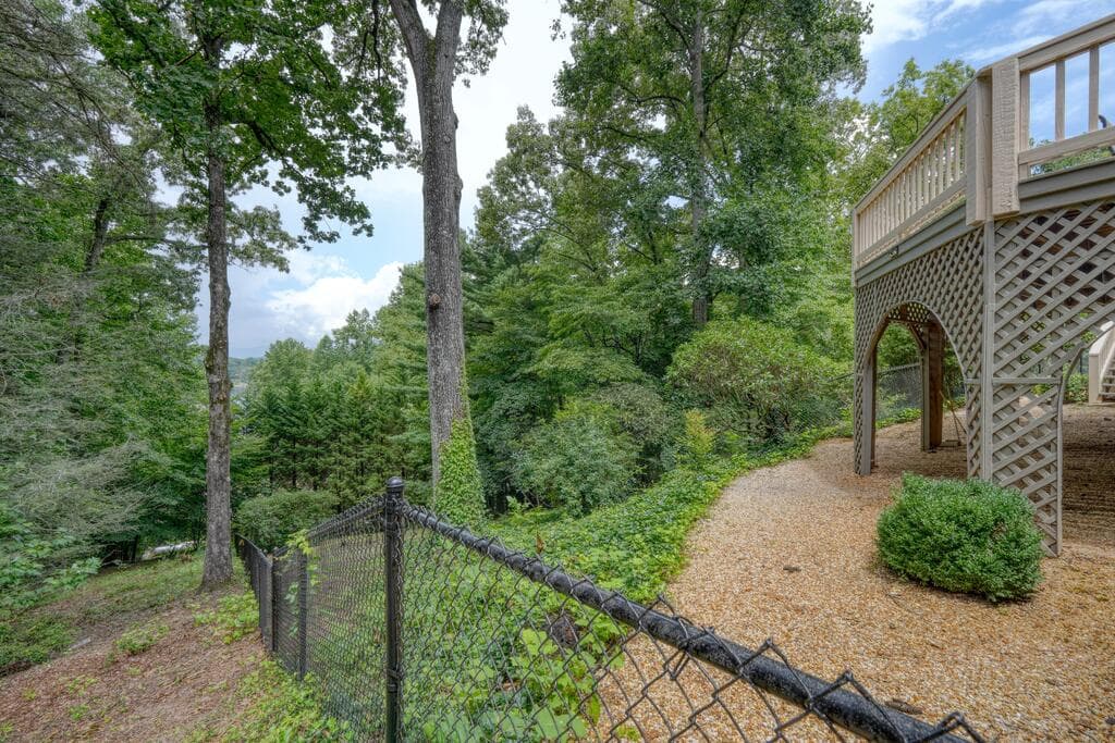 39 Mccracken Cove Road, Hayesville NC 28904 - Photo