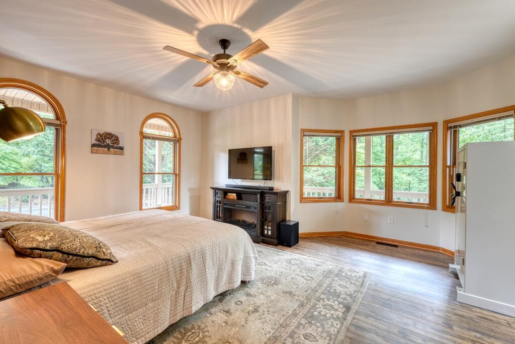 39 Mccracken Cove Road, Hayesville NC 28904 - Photo